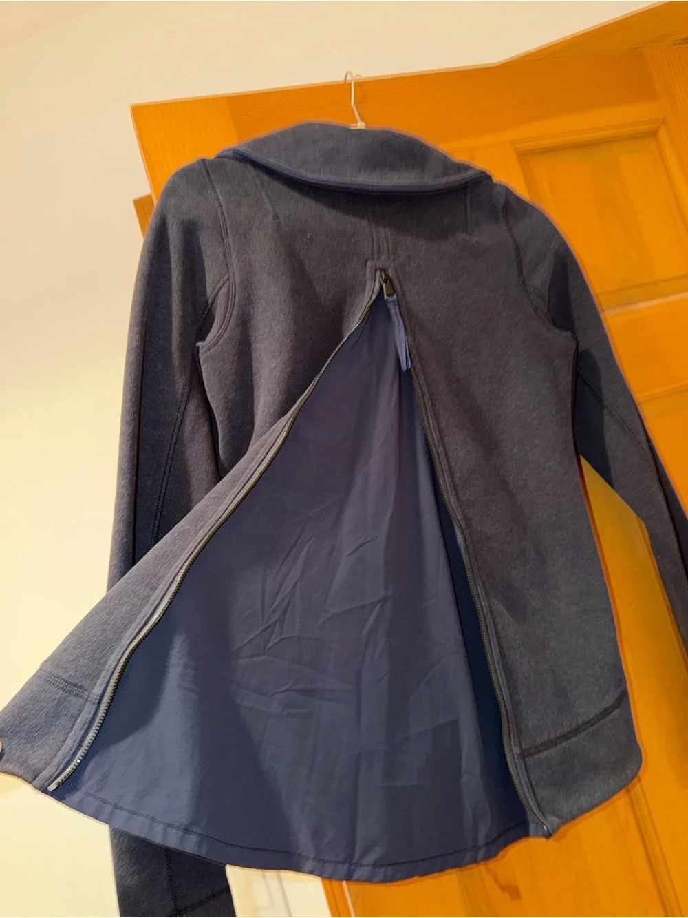 Lululemon Navy Full Zip Jacket Size 6 Back Zip Vent Ruffle Detail